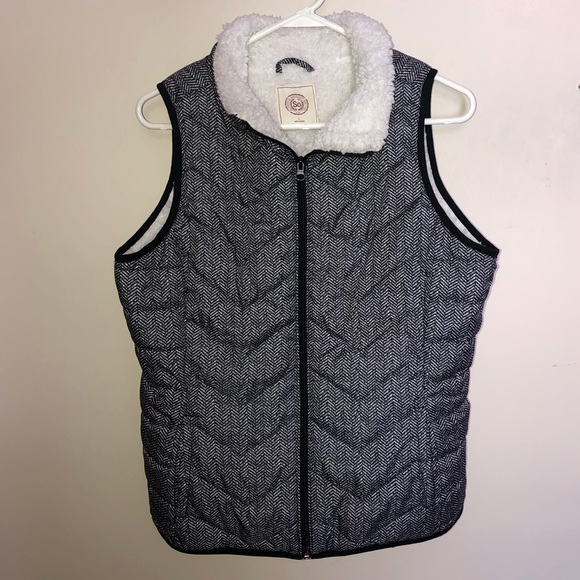 SO Fuzzy Sherpa Vest - Picture 1 of 3